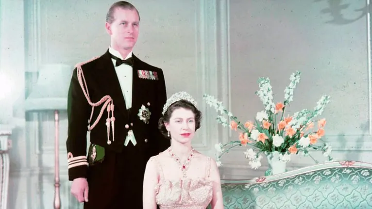 Como eram o príncipe Philip e Rainha Elizabeth na juventude?