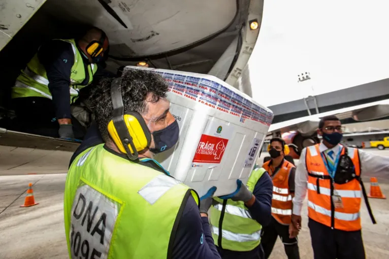 61 mil doses de vacinas de Oxford contra a Covid-19 chegam ao estado do Pará