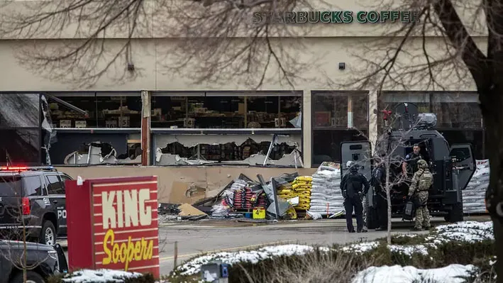 Atirador mata 10 pessoas em supermercado nos EUA