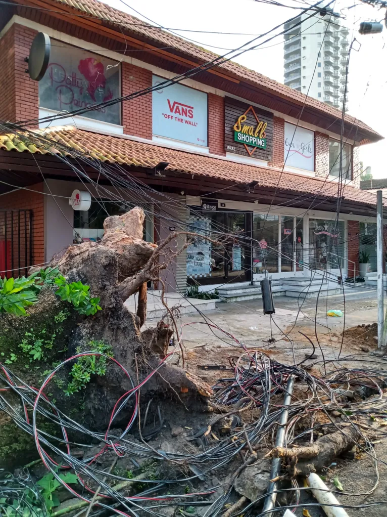 "Cenário de guerra" marca Braz de Aguiar após forte chuva