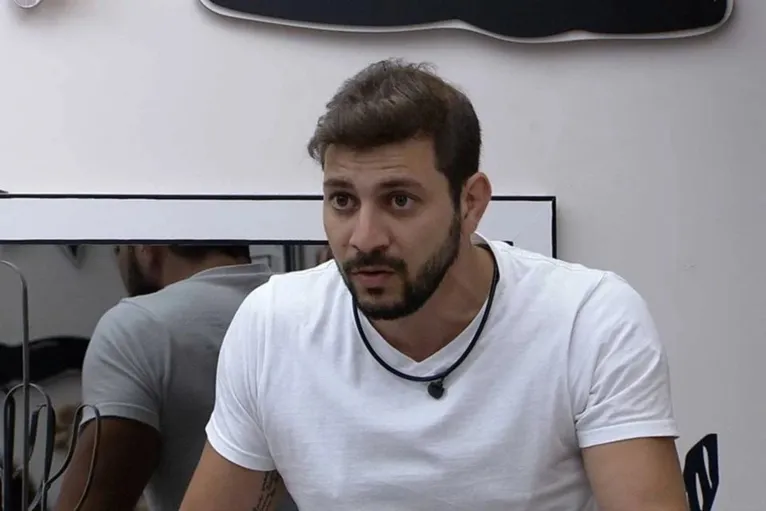 BBB21: Astróloga afirma que final terá Pocah, Caio e Camilla