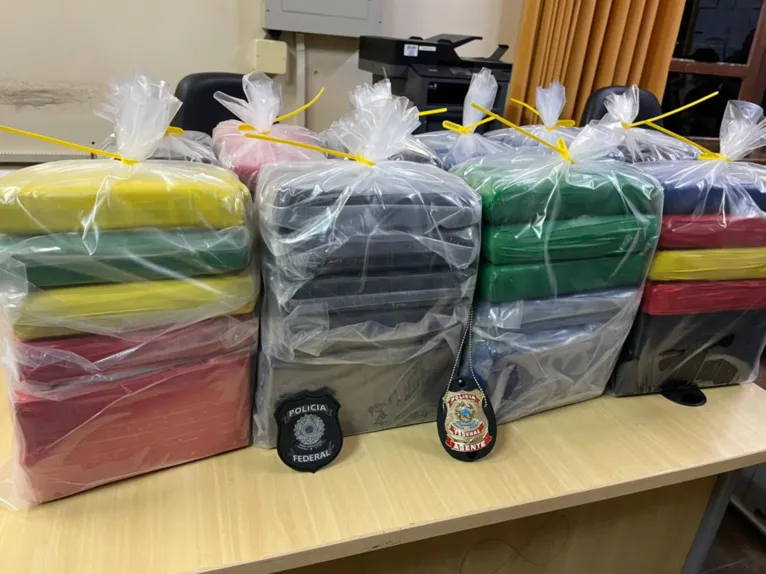 PF encontra 85 kg de cocaína em casco de navio no Pará