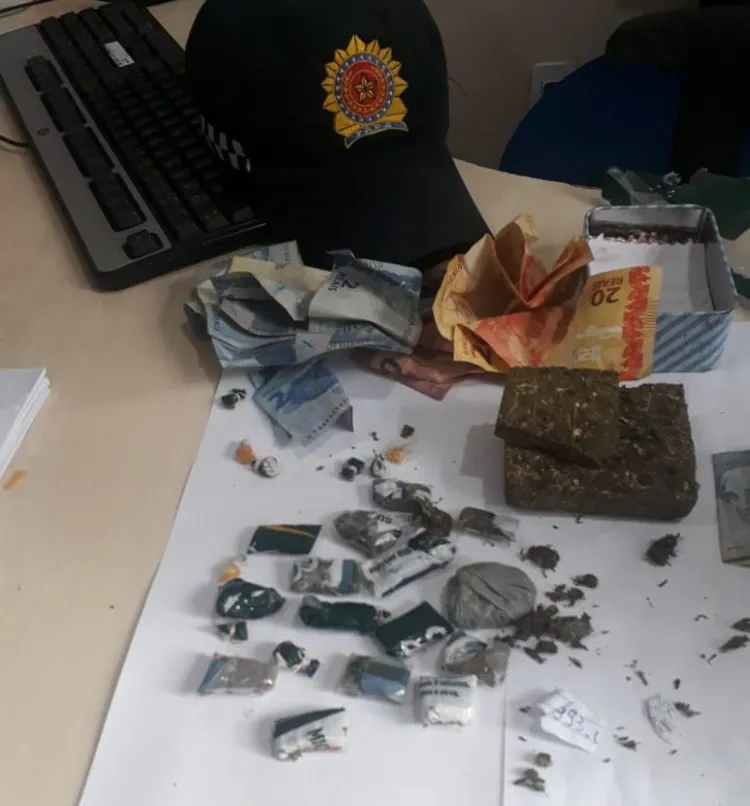 Trio é preso após sere flagrado pela PM embalando droga no interior do Pará