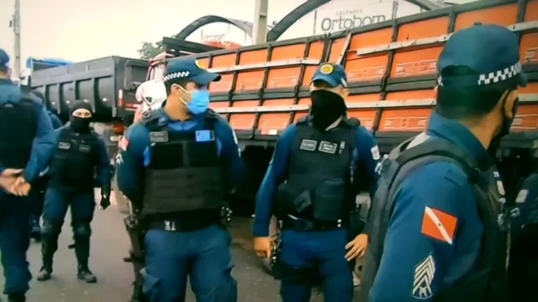 Trânsito é liberado após protesto de caminhoneiros e motoristas de aplicativo contra aumento dos combustíveis