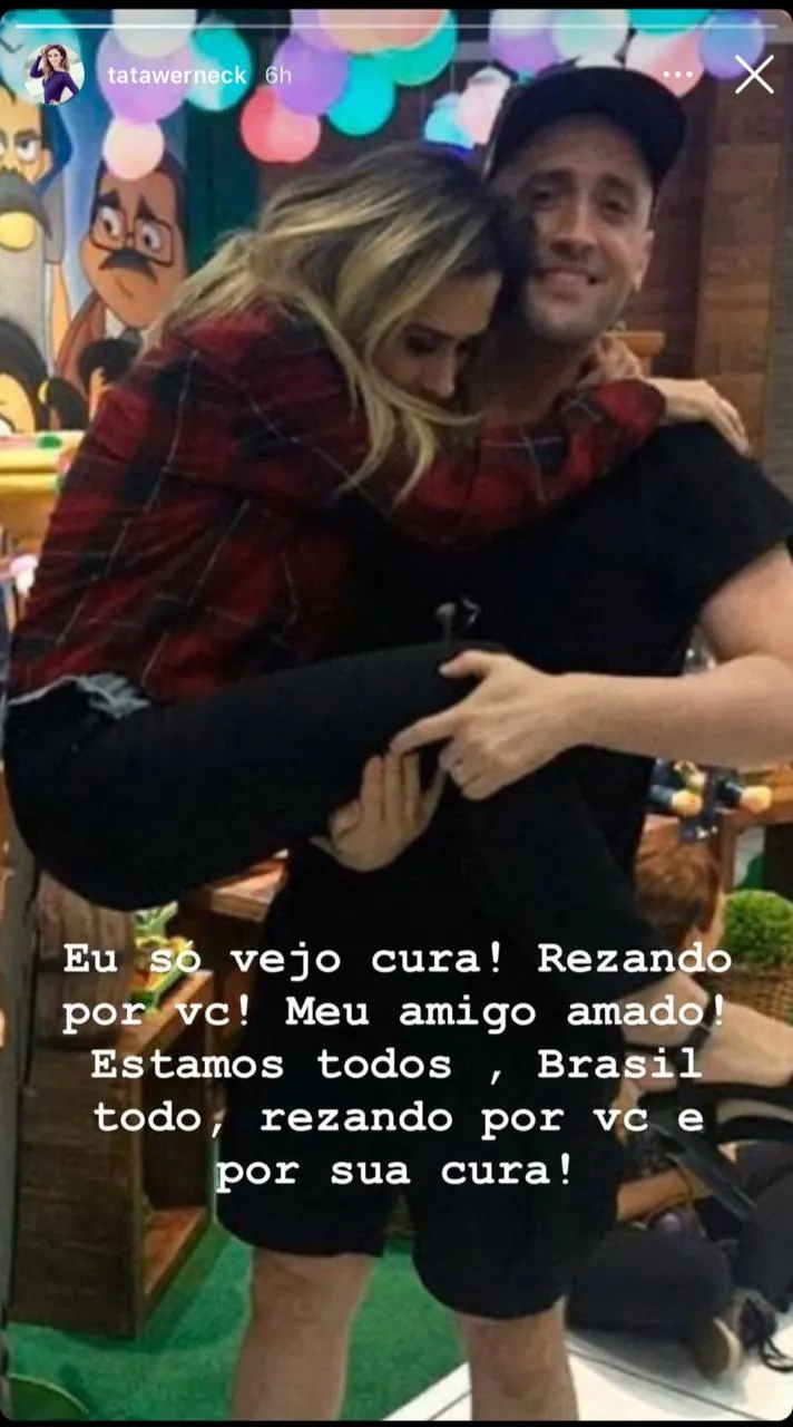 Tatá Werneck e Preta Gil madrugam rezando por Paulo Gustavo