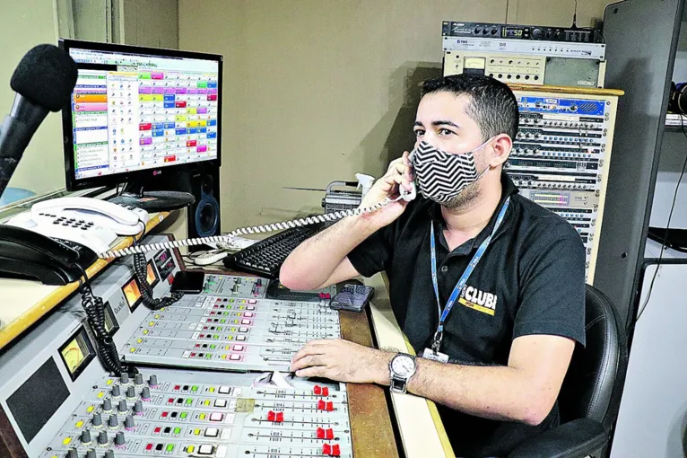 Igor Oliveira, Operador.