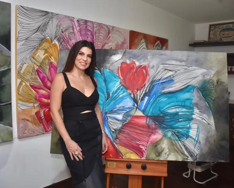 A artista plástica Lorena Chady e a sua nova coleção “Dríades”. Interpretando o abstrato através do espiritual, de asas, anjos, movimento e natureza