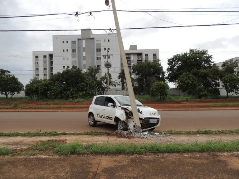 Cerca de 700 postes foram atingidos por carros no Pará
