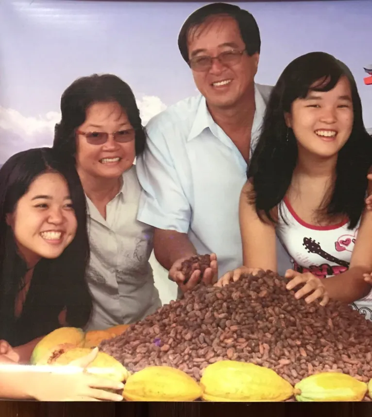 Família de Michinori e a colheita de cacau. 