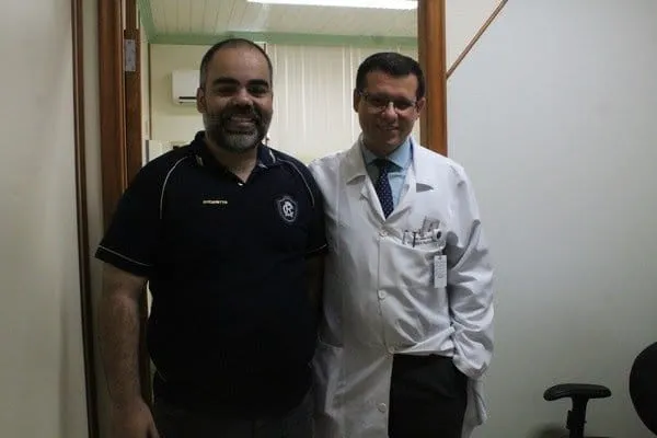 Presidente Fabio Bentes ao lado do médico do Remo, doutor Jean Klay.