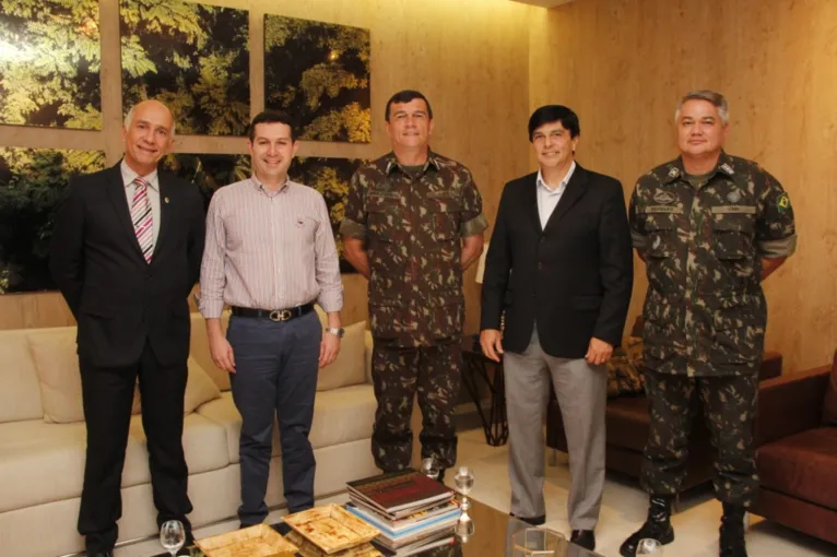 O general Paulo Sérgio em visita ao Grupo RBA em 2018. Ele havia assumido o Comando Militar do Norte