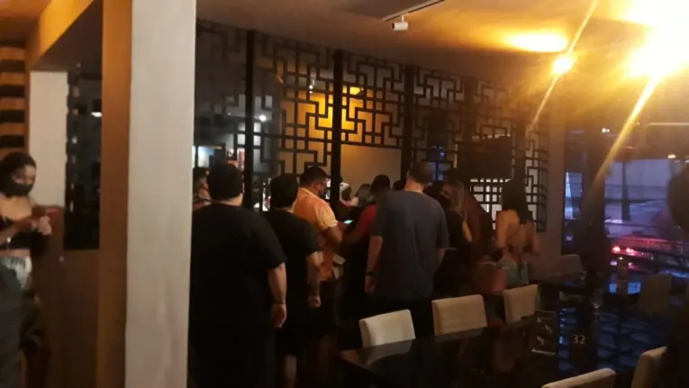 PM
fecha bar com festa no bairro do Umarizal