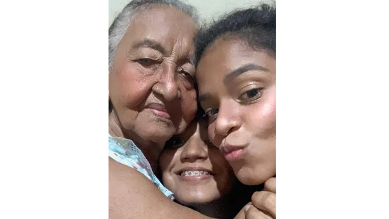 As netas Ana Paula e Ana Carla e dona Raimunda.