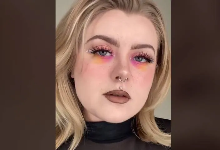 'Olheiras coloridas' é a nova tendência de make entre os jovens