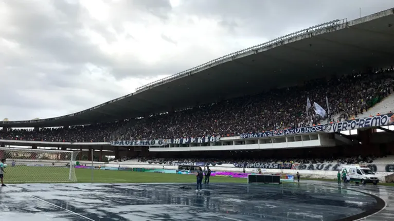 Azulinos
lamentam a saudade da bancada após um ano