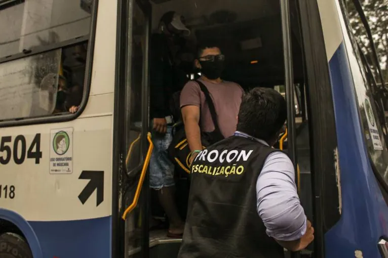Procon Pará fiscaliza lotação de ônibus em Belém