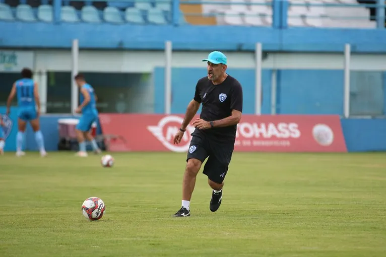 Vinícius Eutrópio não surpreendeu na escalação.