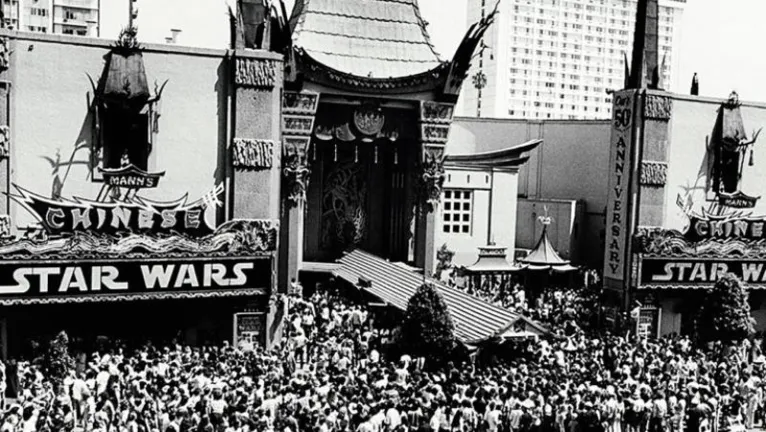 Star Wars estreia no Teatro Chinês de Hollywood em 1977.