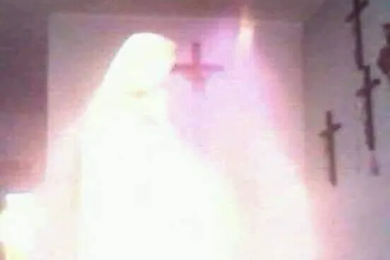 Aparição de "Mulher de luz" é captada em Igreja 