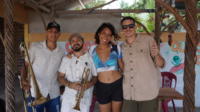 Artistas de Colares, Gleyton Cardoso e Marcelo Corrêa, Sarah Prazeres e Selektah Nubeat nas gravações do videoclipe