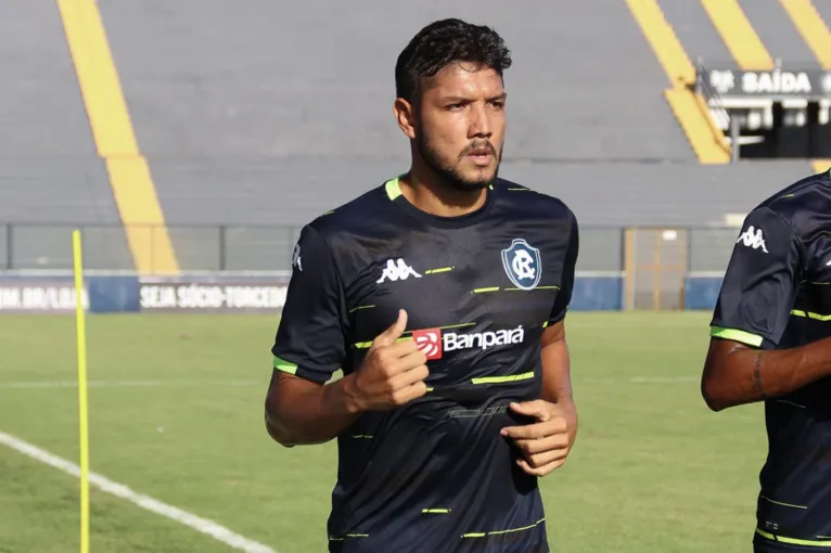 Volante Paulinho Curuá, inicia treinos no Baenão
