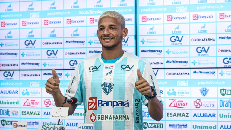 Atacante Danrlei veste pela primeira o manto bicolor