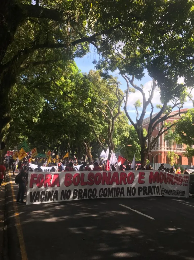 Manifestação contra Bolsonaro chega em São Brás