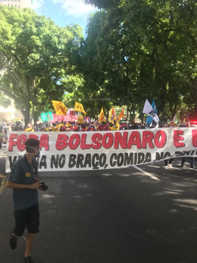 Manifestação contra Bolsonaro chega em São Brás