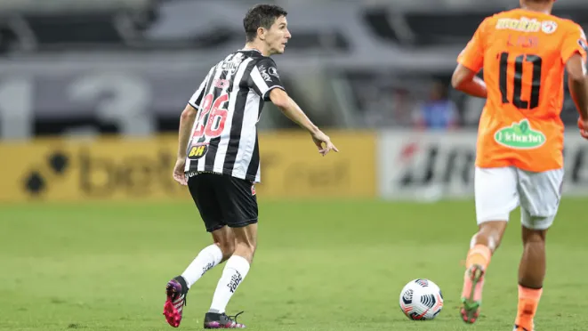 Inteligência para organizar e ditar o ritmo de jogo do Galo.