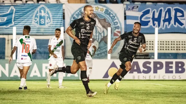 Gabigol entrou aos 19 minutos do segundo tempo e marcou três vezes, sendo o grande nome do título bicolor.