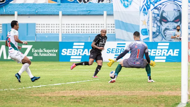 Igor Goularte deixou tudo igual na Curuzu aos 14 do primeiro tempo e reascendeu a chama bicolor.