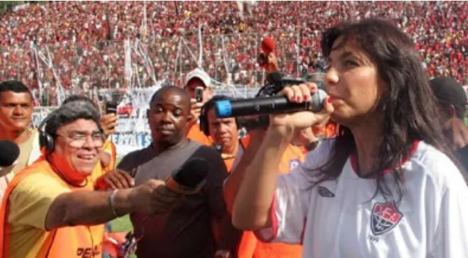 No jogo do acesso em 2007, o Barradão recebeu até Ivete Sangalo que desceu de helicóptero no estádio.