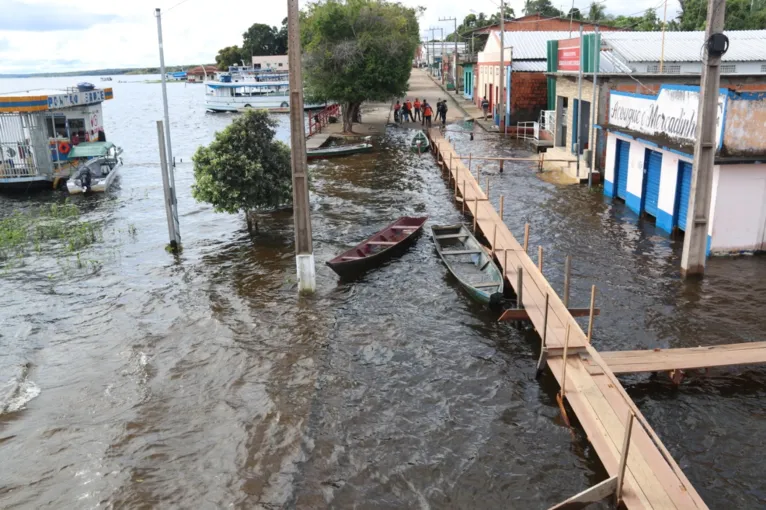 Rio transborda e Juruti decreta situação de emergência 