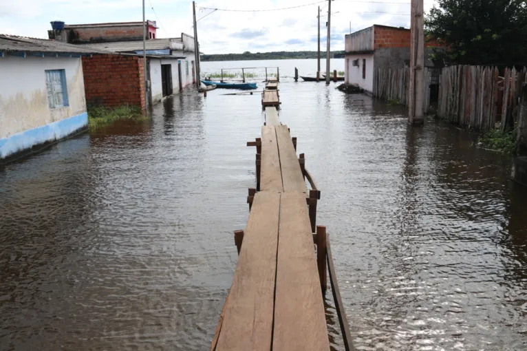 Rio transborda e Juruti decreta situação de emergência 