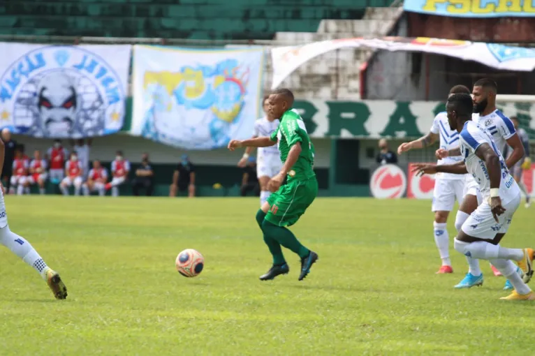 Paysandu cai de 4 no Souza; Tuna vence jogo de ida