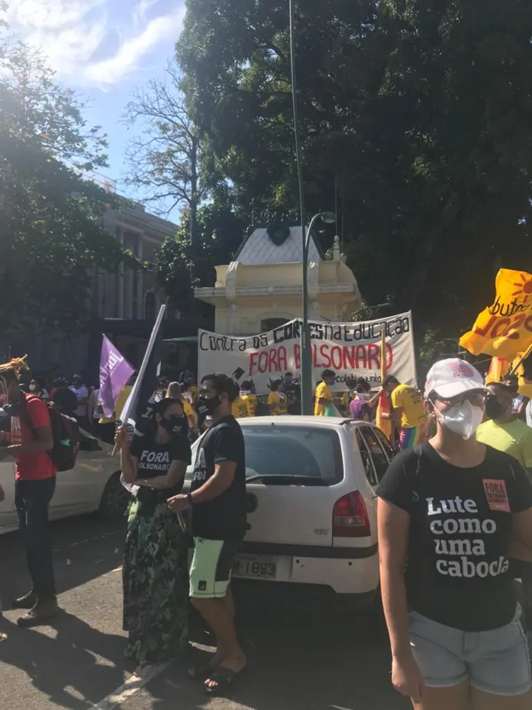 Manifestação contra Bolsonaro chega em São Brás