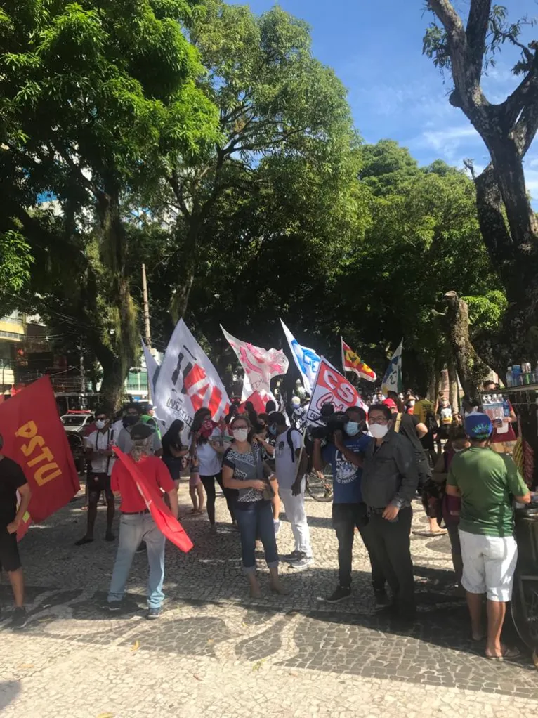 Manifestação contra Bolsonaro chega em São Brás