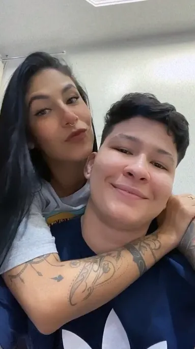 Anne e Larissa se casam este mês