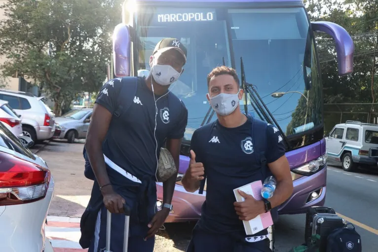 Igor Fernandes e Renan Gorne em viagem do Leão.