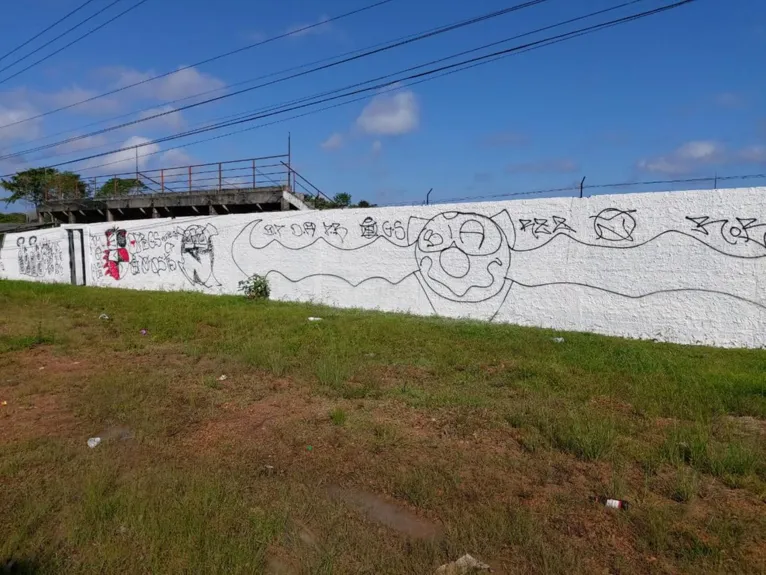 Muro do CT do Clube do Remo amanhece pichado 