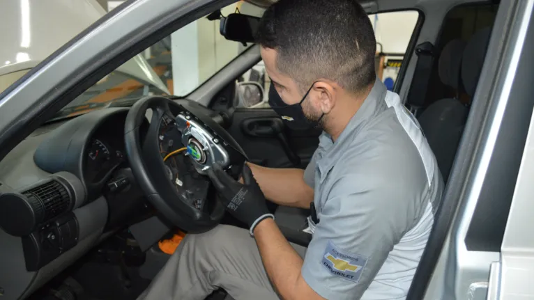 O recall do airbag é importante para evitar falhas.