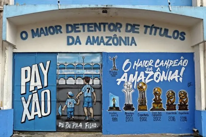 Fachada do Paysandu exibindo as maiores conquistas do clube em sua história