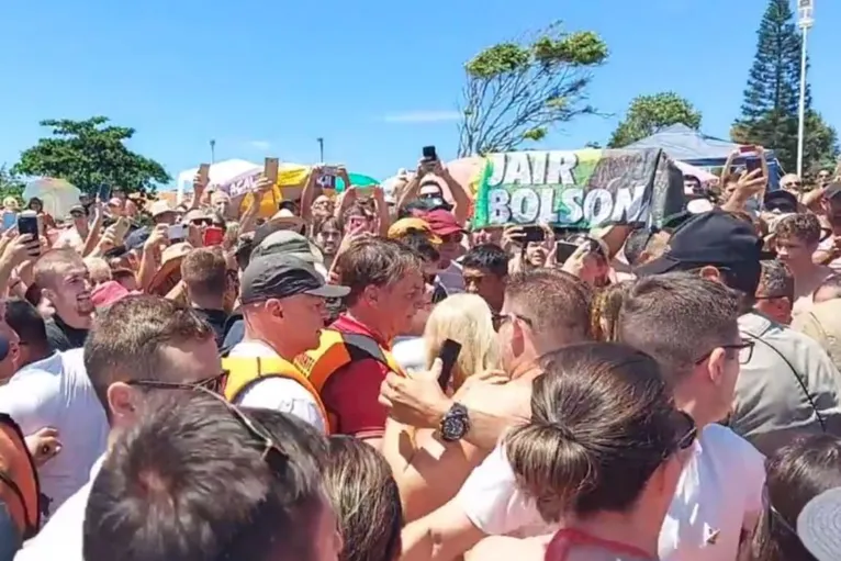 Aglomeração foi o que não faltou no carnaval do presidente.