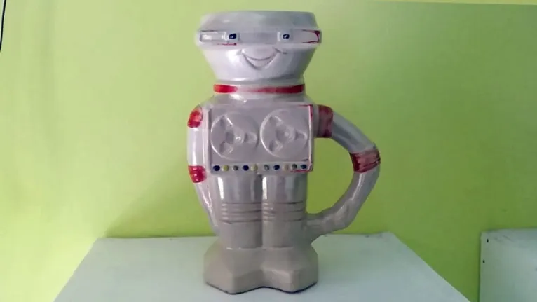 Um robô bem futurista ainda na década de 1980