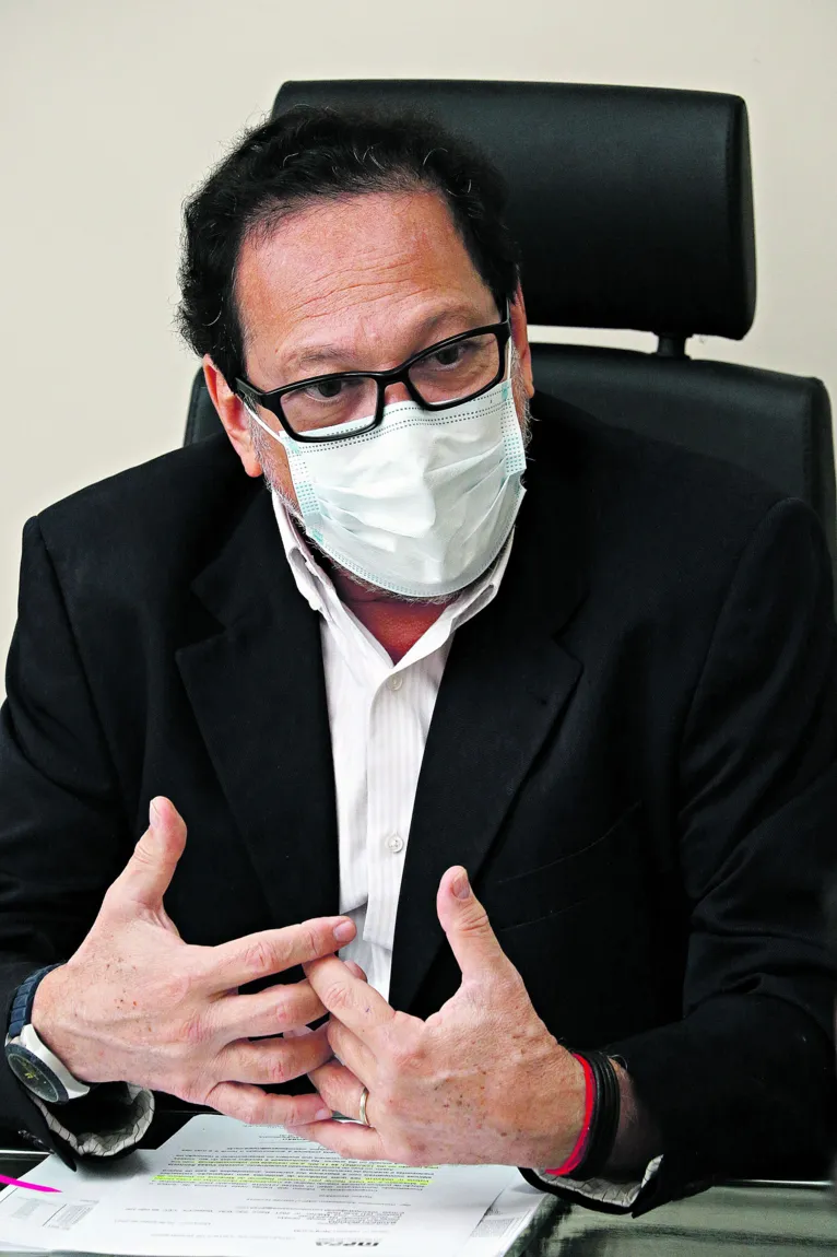 Secretário Maurício Bezerra