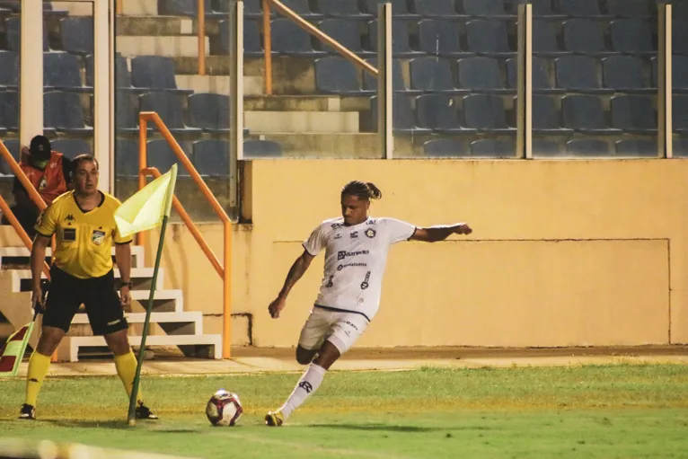 Felipe Gedoz voltou a atuar após cumprir suspensão contra o Vasco.