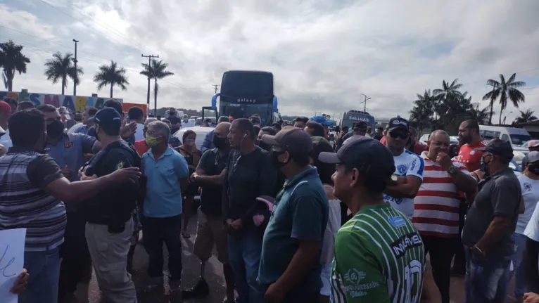 Manifestantes bloqueiam BR-316 em busca de melhorias