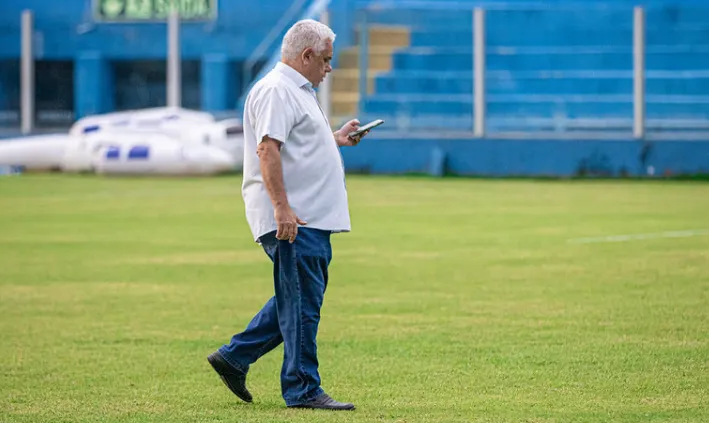 Ettinger esclareceu alguns pontos importantes da parte interna bicolor.