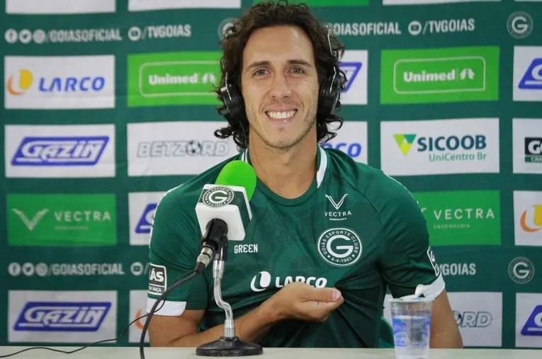 Jogador vai jogar a Série B do Brasileiro pelo Goiás.