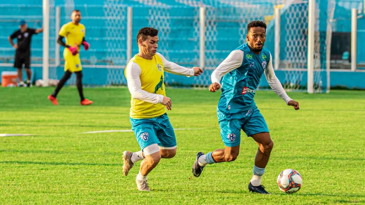 Jhonnatan deve ser um dos titulares no meio de campo do Papão.